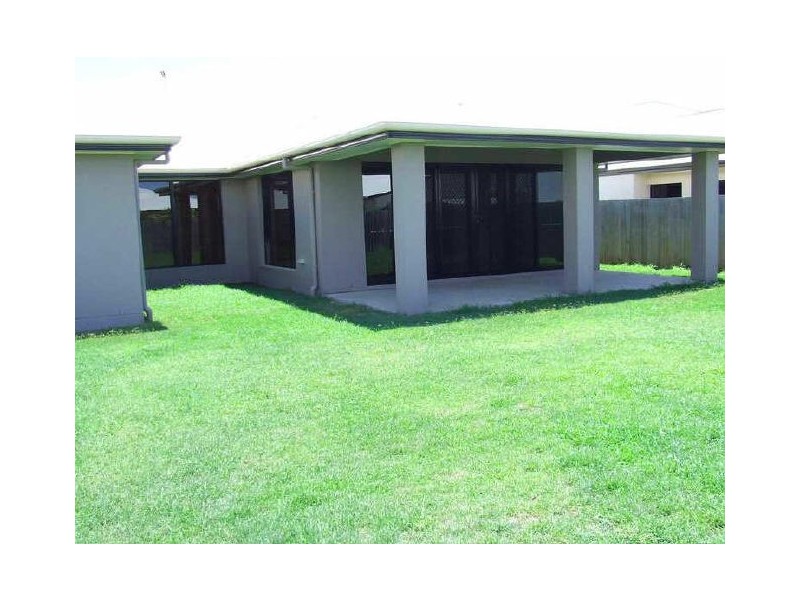 5 Seaeagle Place, Banksia Beach QLD 4507