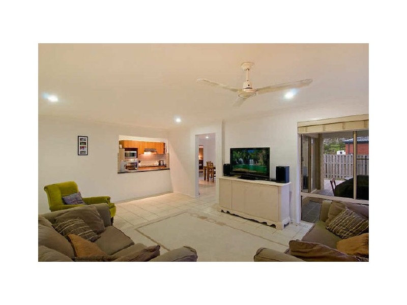 250 Bestmann Road, Sandstone Point QLD 4511