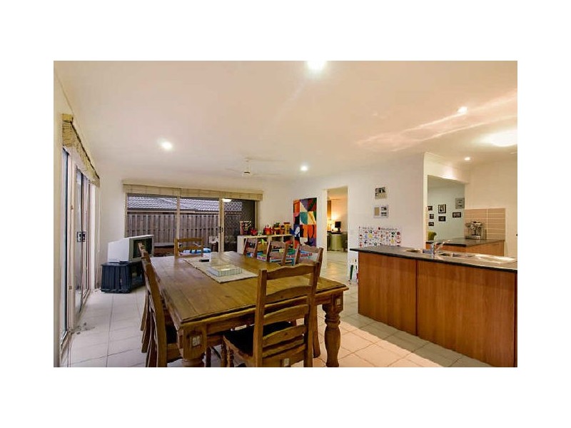 250 Bestmann Road, Sandstone Point QLD 4511
