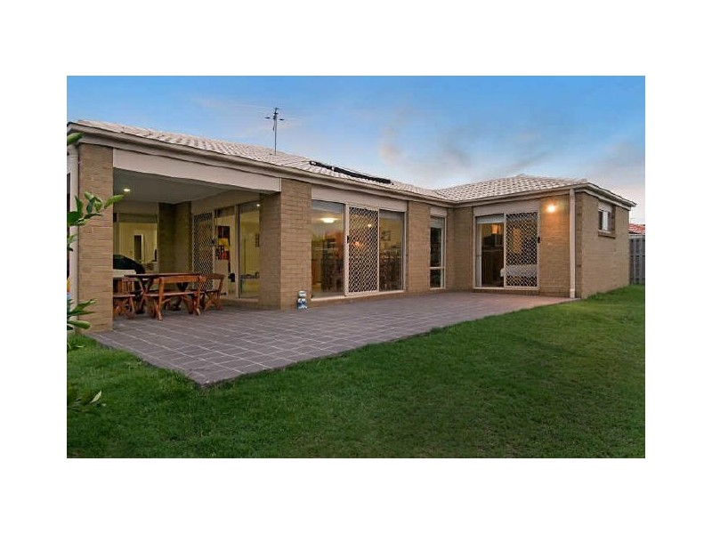 250 Bestmann Road, Sandstone Point QLD 4511