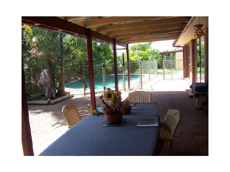 3 Carl Court, Banksia Beach QLD 4507