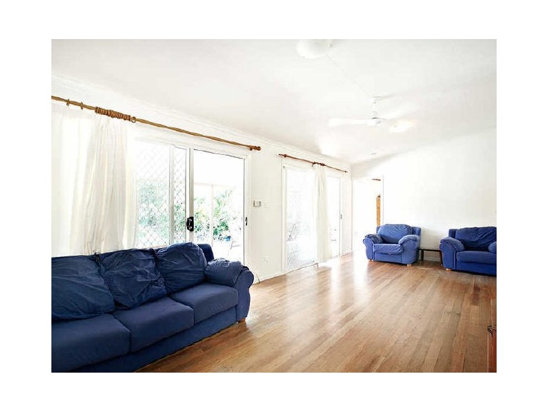 27 Cumming Street, Bongaree QLD 4507