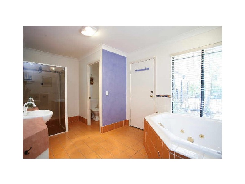 4 Albatross Court, Banksia Beach QLD 4507