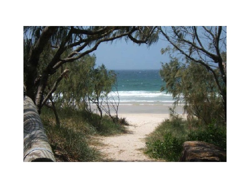 4 Albatross Court, Banksia Beach QLD 4507