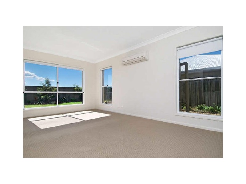2/55 Marina Blvd, Banksia Beach QLD 4507