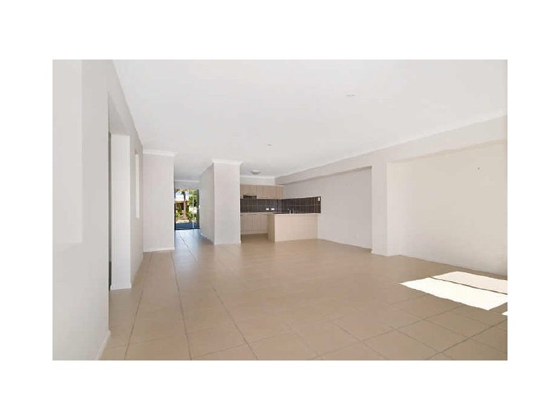 2/55 Marina Blvd, Banksia Beach QLD 4507