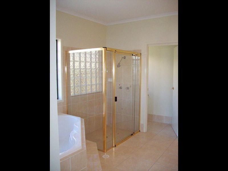 122 Cosmos Avenue, Banksia Beach QLD 4507