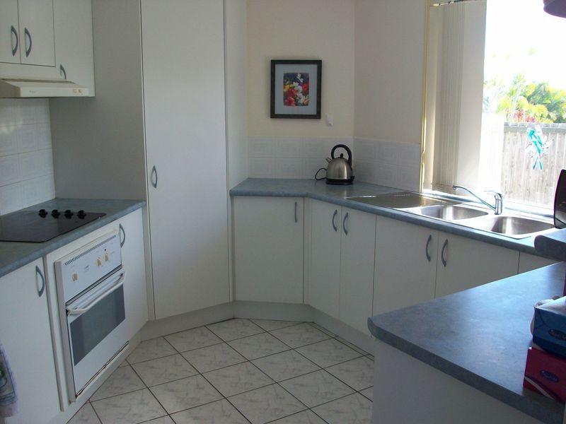 2/41 Dianthus Avenue, Banksia Beach QLD 4507