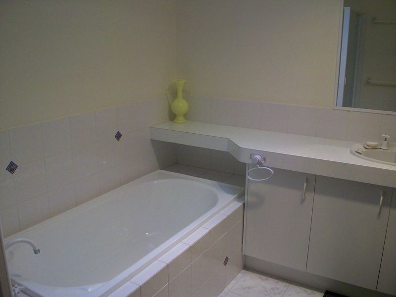 2/41 Dianthus Avenue, Banksia Beach QLD 4507