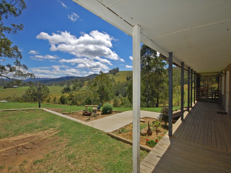 2 Leachs Road, Wingham NSW 2429
