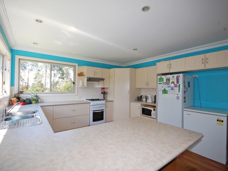 2 Leachs Road, Wingham NSW 2429