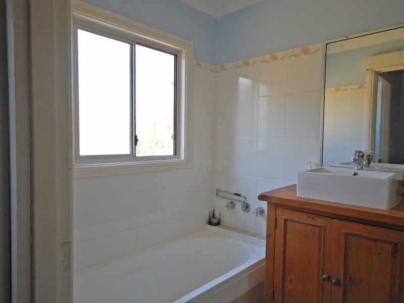 2 Leachs Road, Wingham NSW 2429