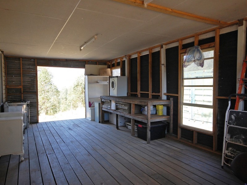 2 Leachs Road, Wingham NSW 2429