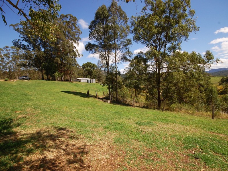 2 Leachs Road, Wingham NSW 2429