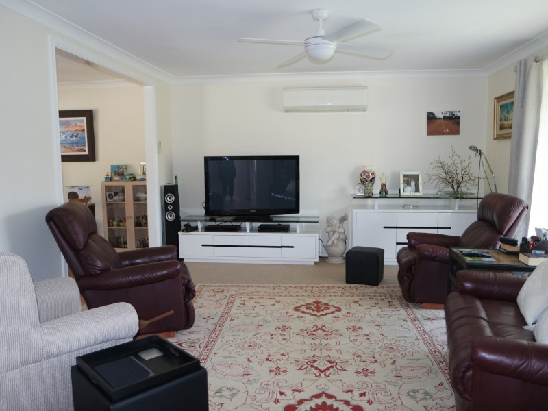 1 Sunset Avenue, Wingham NSW 2429