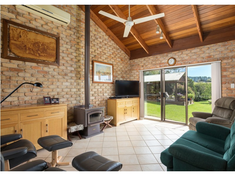 2 Betts Close, KILLABAKH via, Wingham NSW 2429