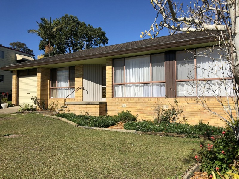 3 Hillcrest Avenue, Wingham NSW 2429