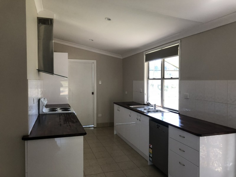 2 Racecourse Road, Wingham NSW 2429