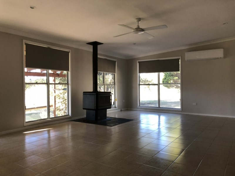 2 Racecourse Road, Wingham NSW 2429