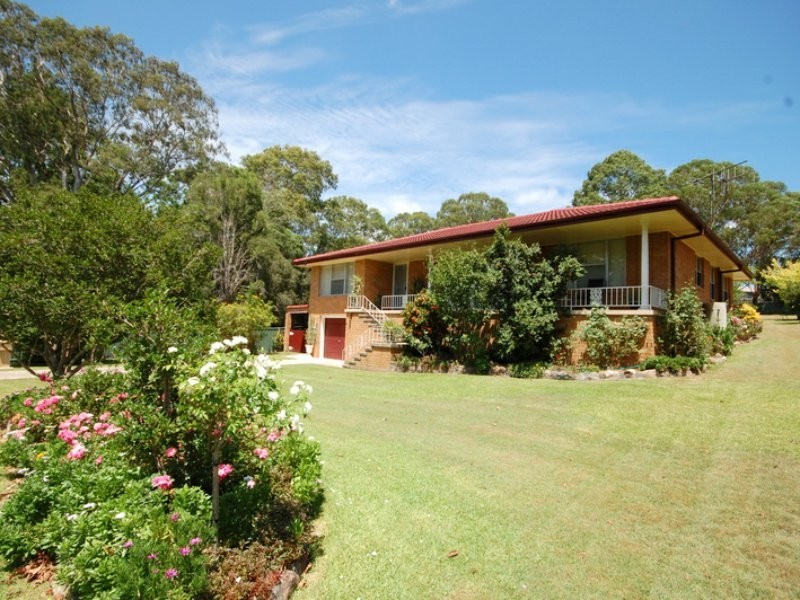 8 Queen Street, Wingham NSW 2429