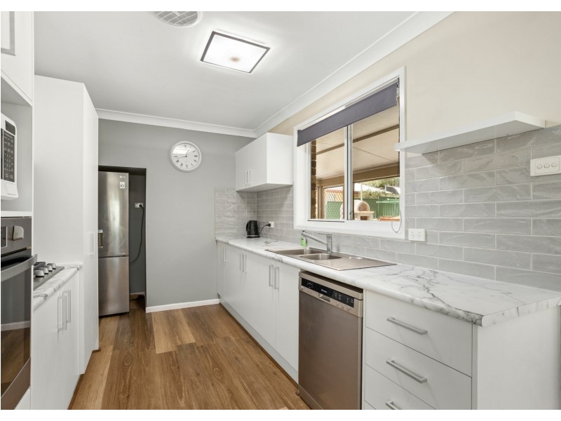 24 Pearson Place, Wingham NSW 2429