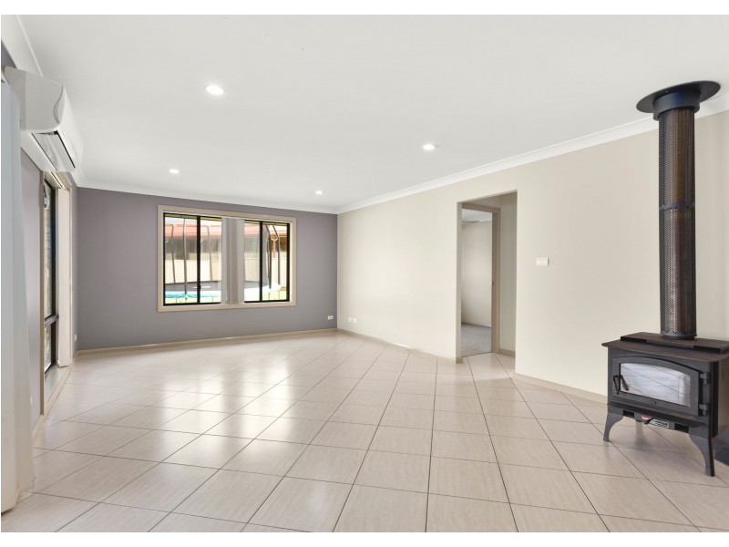13 Hunter Place, Wingham NSW 2429