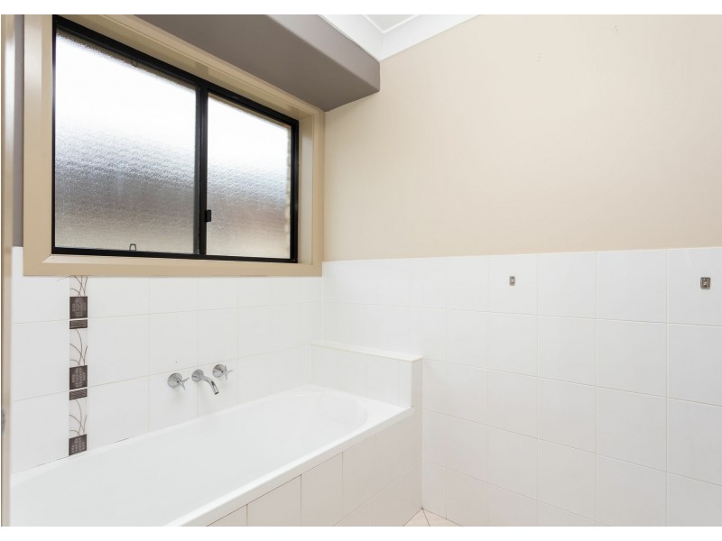 13 Hunter Place, Wingham NSW 2429