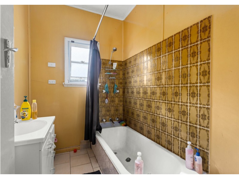 13 Mcpherson Street, Wingham NSW 2429