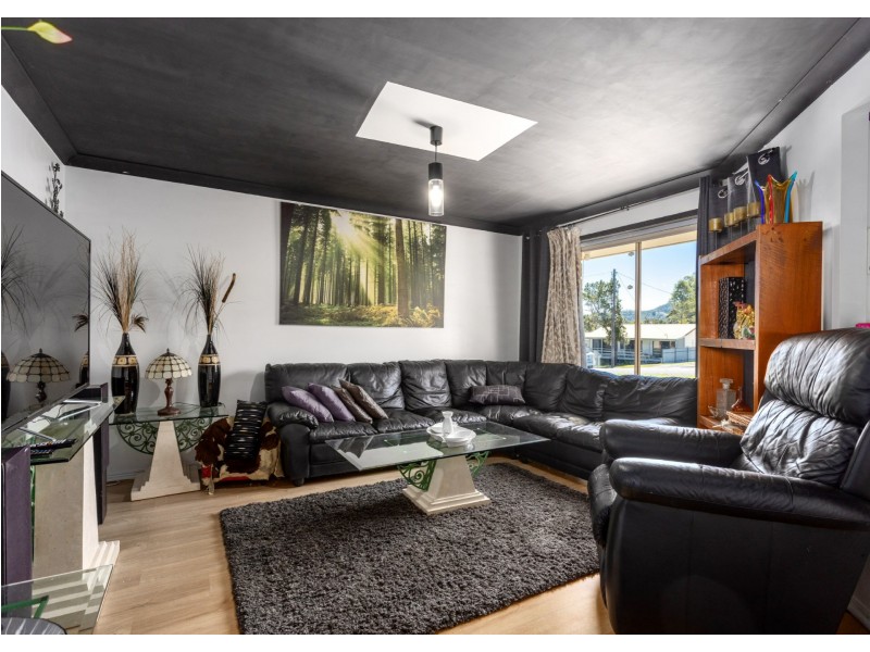 18 Flett Street, Wingham NSW 2429