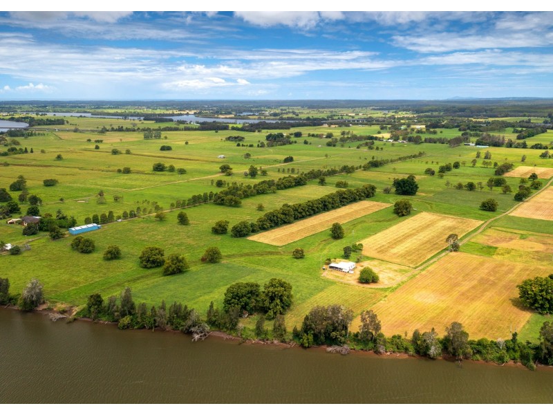 133 Newtons Road, Dumaresq Island NSW 2430