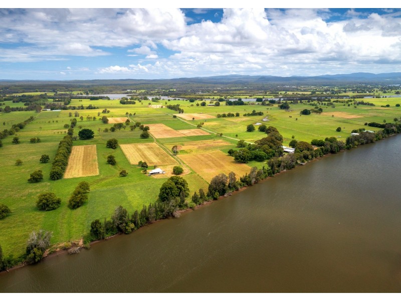 133 Newtons Road, Dumaresq Island NSW 2430