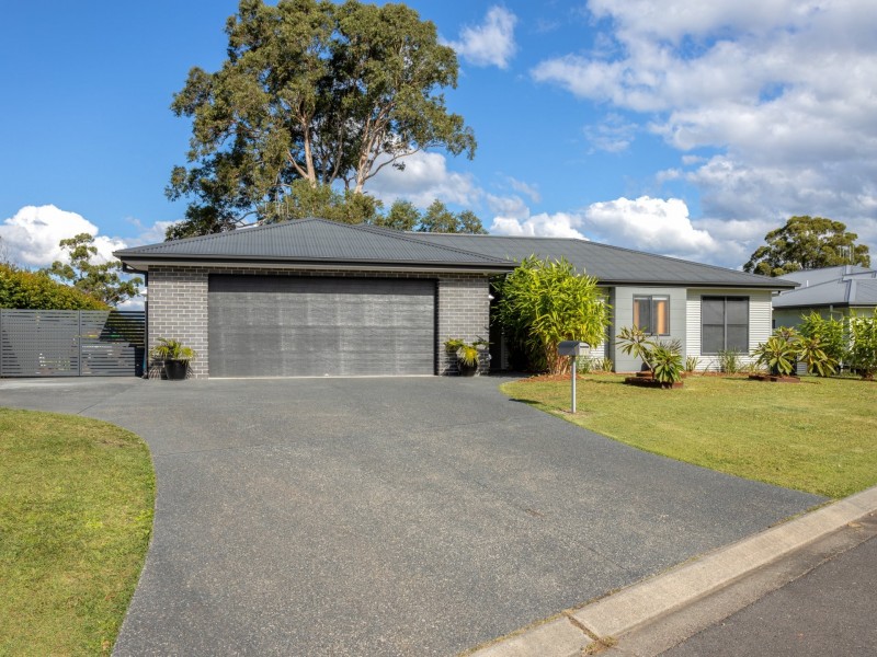 11 Adelaide Close, Wingham NSW 2429