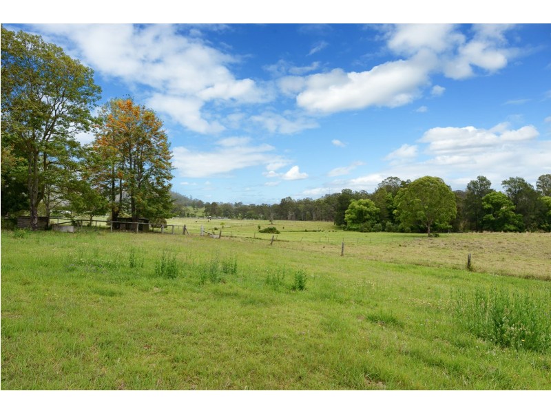 18 Red Gully Road, Burrell Creek NSW 2429