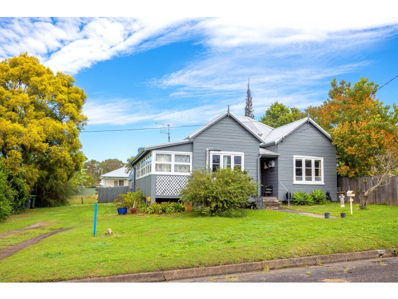 12 William Street, Wingham NSW 2429