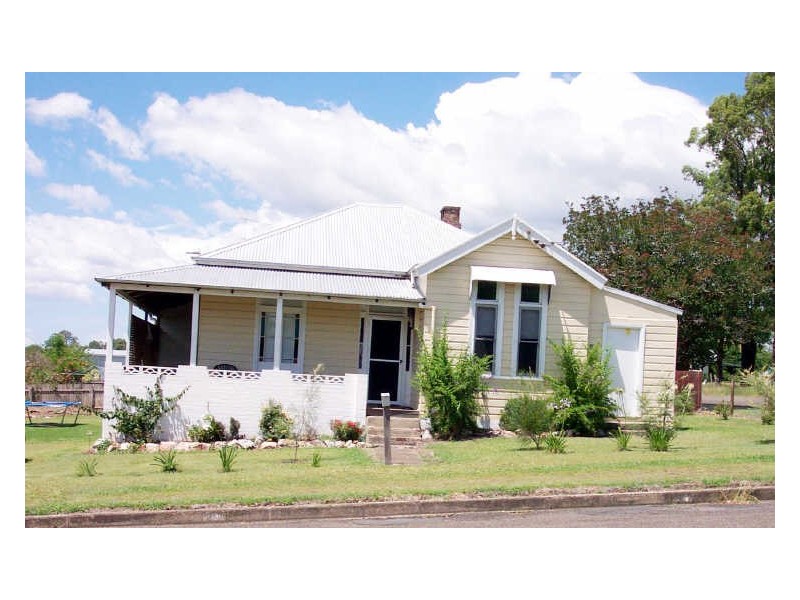 24 William Street, Wingham NSW 2429