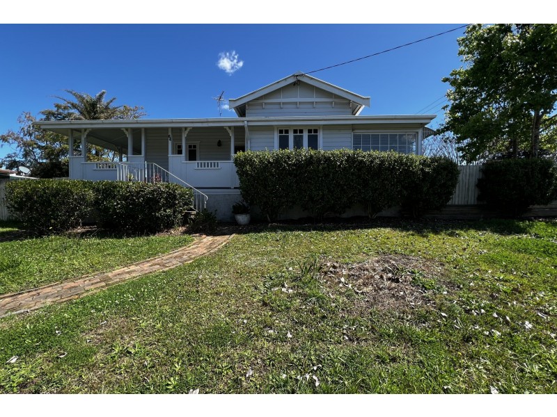 64 Queen Street, Wingham NSW 2429