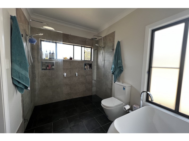 2a George Flemming Drive, Wingham NSW 2429