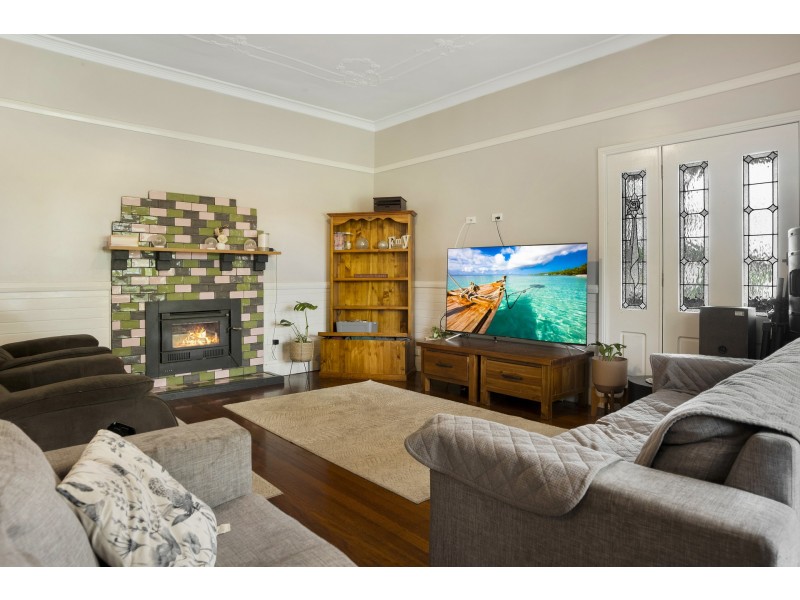 1 Machin Parade, Wingham NSW 2429
