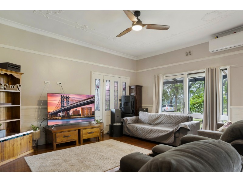1 Machin Parade, Wingham NSW 2429