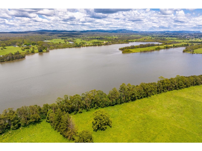 162 Newtons Road, Dumaresq Island NSW 2430