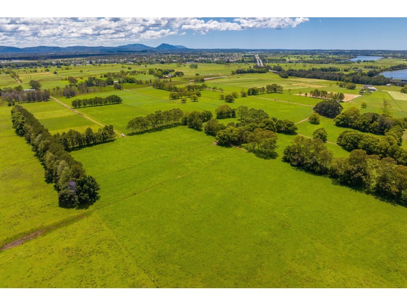 162 Newtons Road, Dumaresq Island NSW 2430