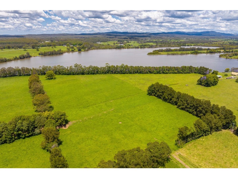 162 Newtons Road, Dumaresq Island NSW 2430