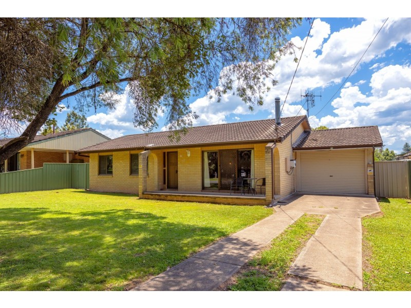 17 East Combined Street, Wingham NSW 2429