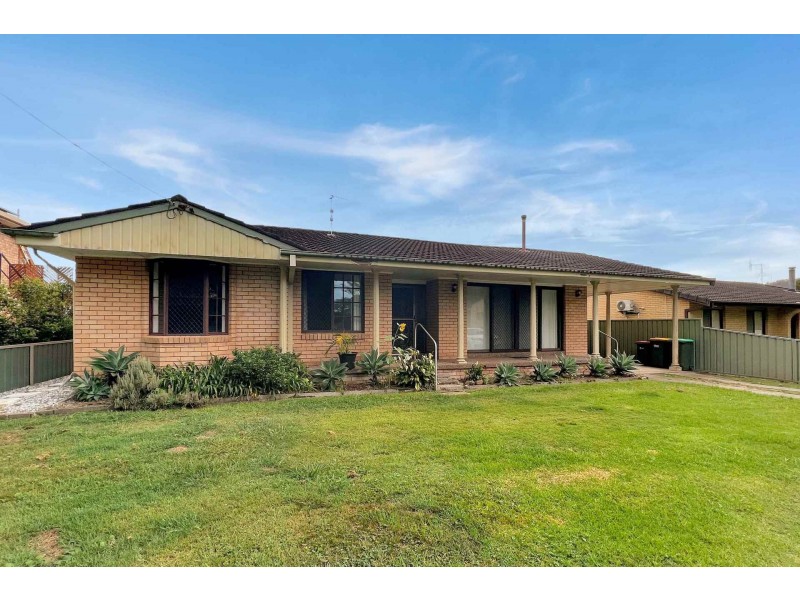15 East Combined Street, Wingham NSW 2429