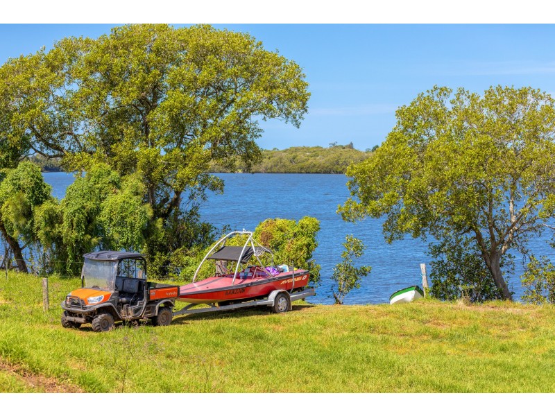 282 Newtons Road, Dumaresq Island NSW 2430