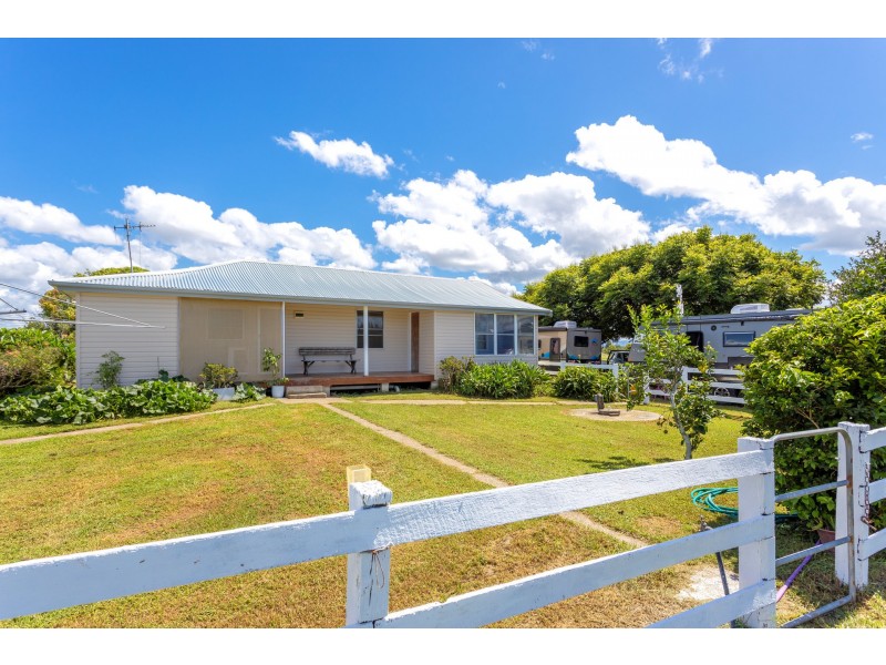 282 Newtons Road, Dumaresq Island NSW 2430