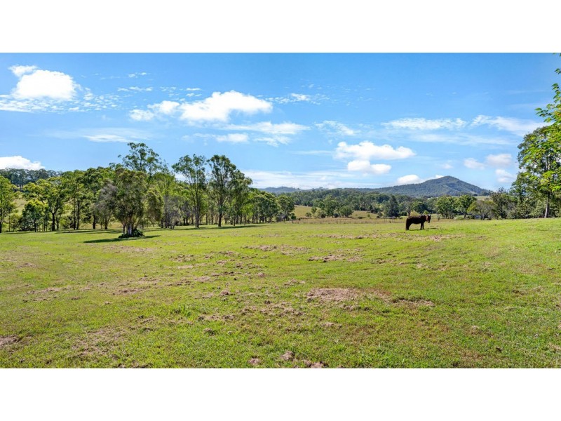 83 Skyline Drive, Wingham NSW 2429