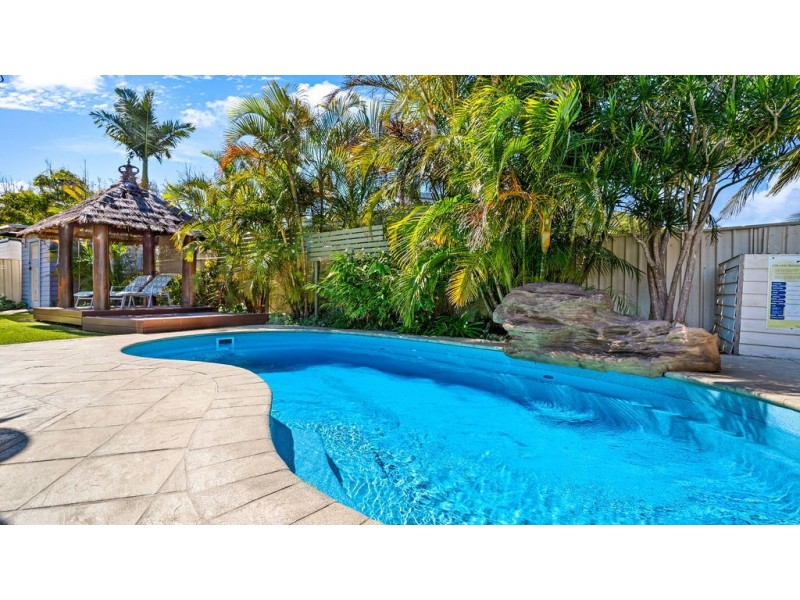 13 Shantull Drive, Wallabi Point NSW 2430