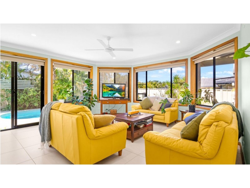 13 Shantull Drive, Wallabi Point NSW 2430