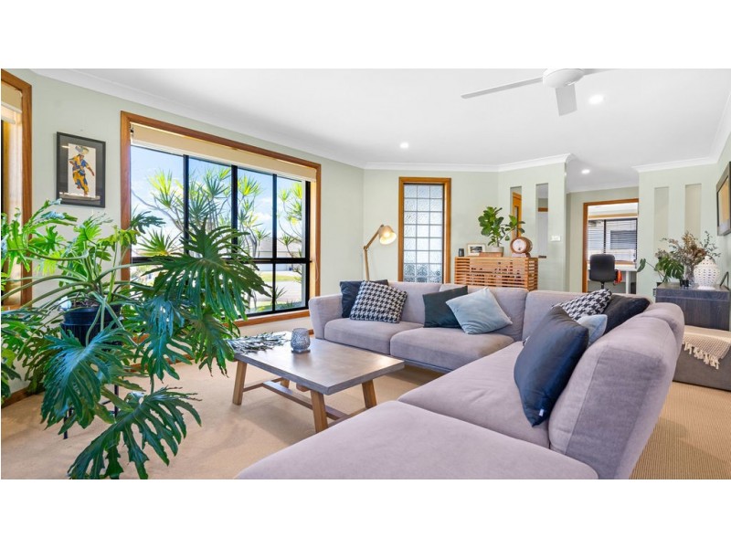 13 Shantull Drive, Wallabi Point NSW 2430